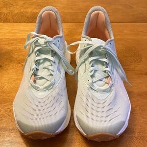 Reebok Women's Light Blue and Peach Athletic Shoes